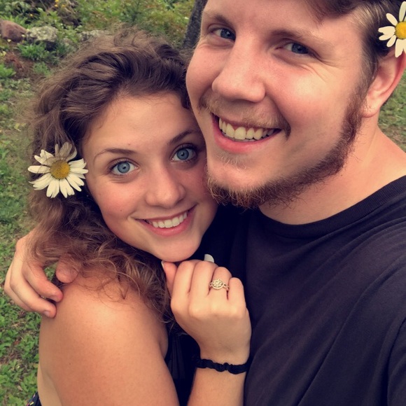 Meet Your Posher - Picture 2 of 7